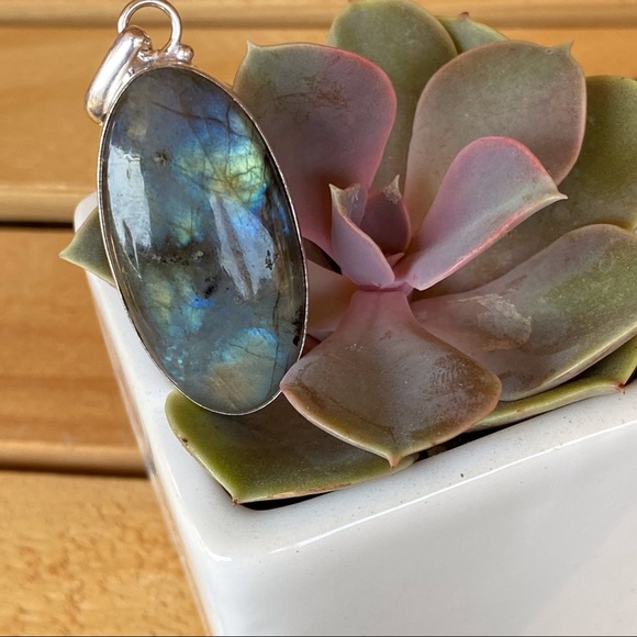 ✨RUSTIC OVAL LABRADORITE SILVER PENDANT - Picture 7 of 8